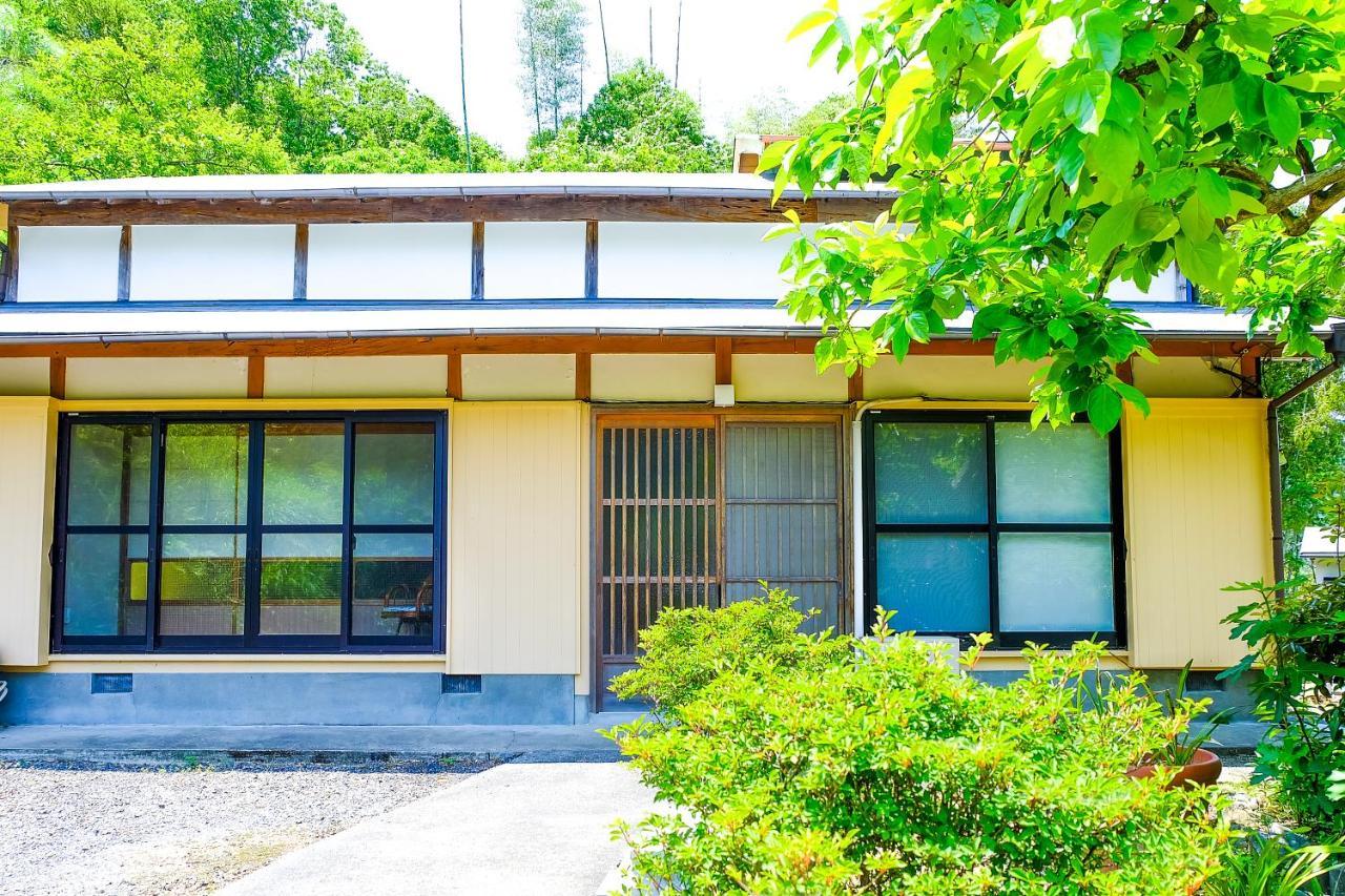四万十川まで歩いて行ける 一棟まるっと貸し切りの宿 Gu Simanto Kültér fotó