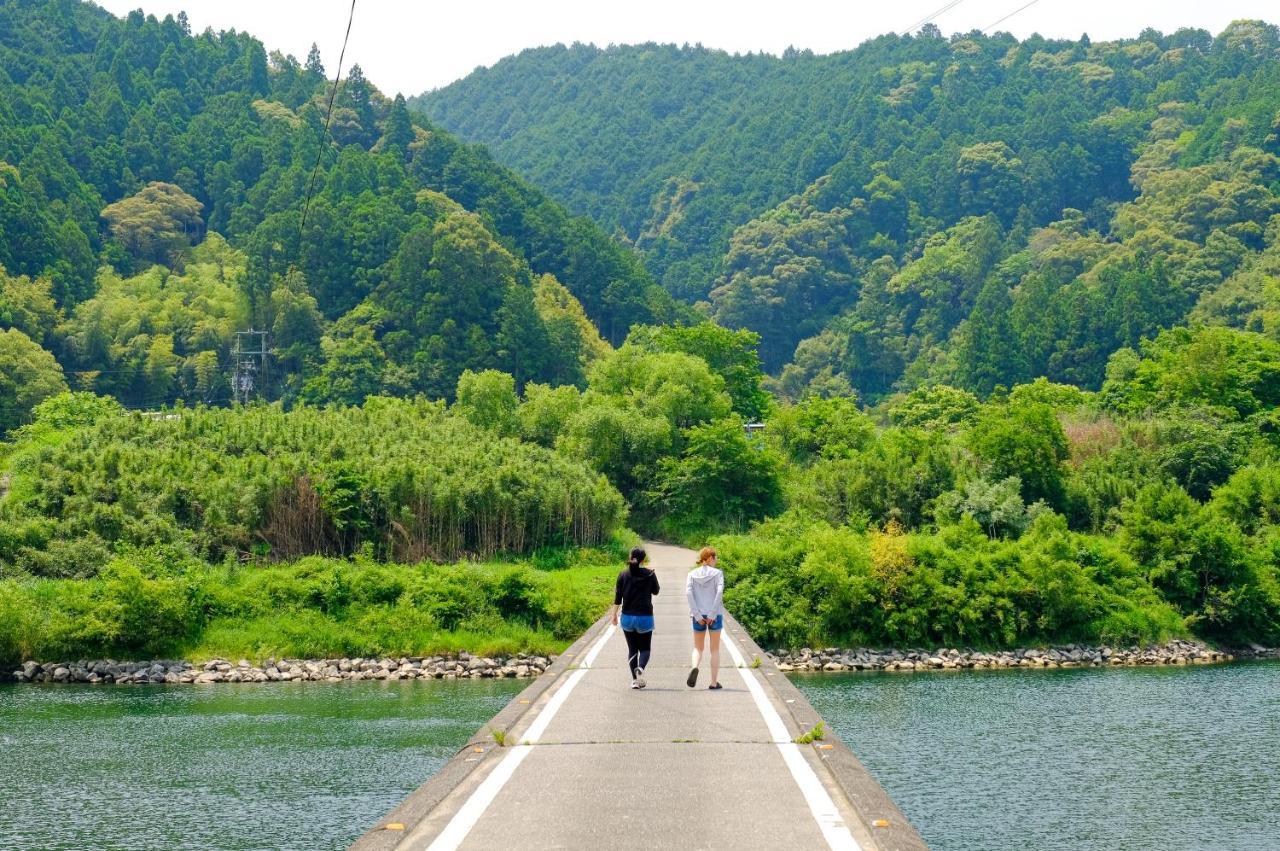 四万十川まで歩いて行ける 一棟まるっと貸し切りの宿 Gu Simanto Kültér fotó